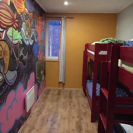 Red Emperor Хостел *