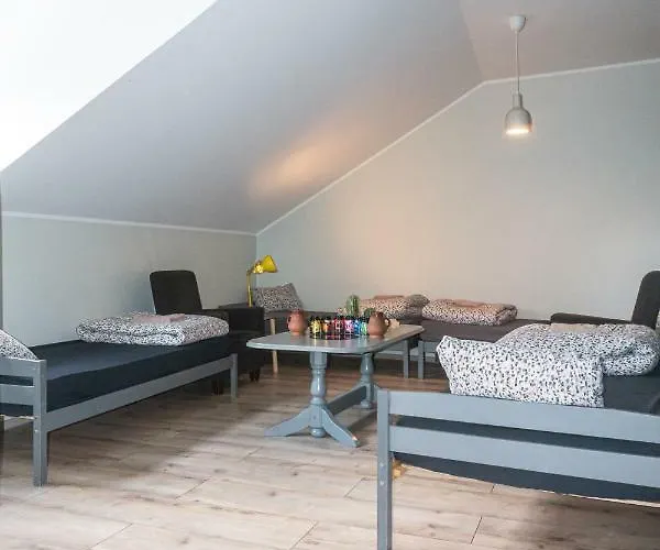 بيت شباب Red Emperor *