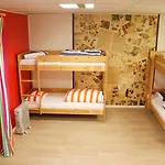 Hostal Red Emperor *