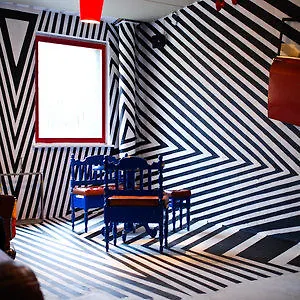 Red Emperor Hostel *